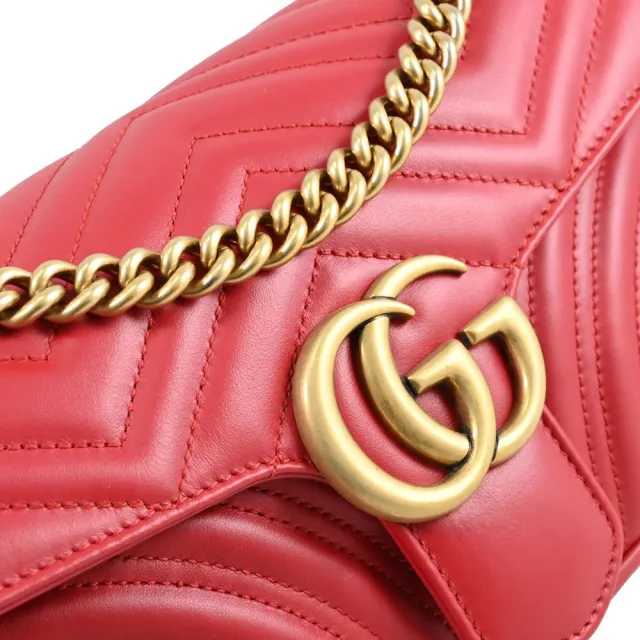 【GUCCI 古馳】經典GG Marmont 金屬LOGO翻蓋肩/斜背鍊包(紅 買就送BV隨機吊飾鑰匙圈)