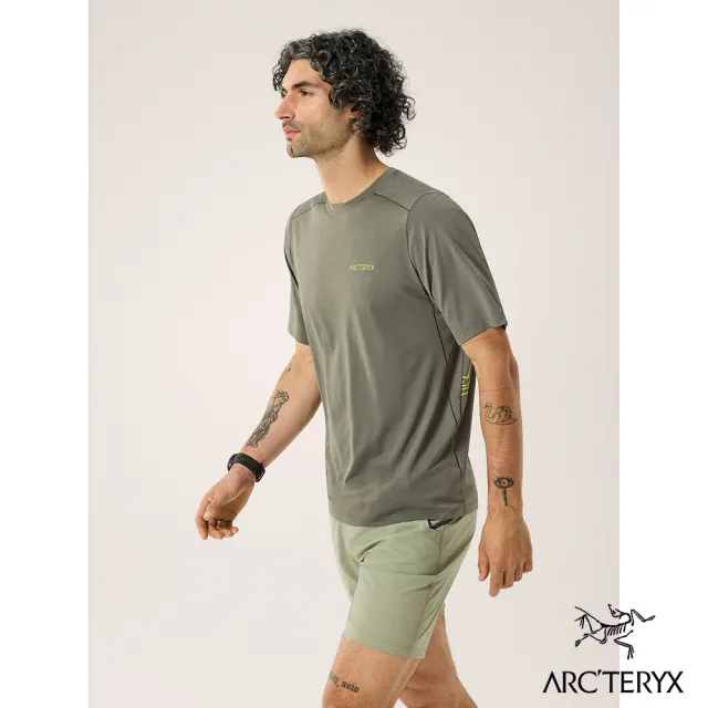 【Arcteryx 始祖鳥】男 Cormac ArcBird 快乾短袖圓領衫(糧草雜綠 II)