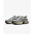 【NIKE 耐吉】運動鞋 慢跑鞋 休閒鞋 男鞋 女鞋 NIKE V2K RUN 灰 銀 復古 Y2K(HJ4497100)