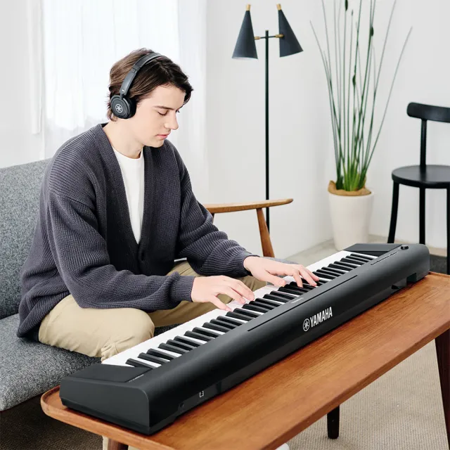 【Yamaha 山葉音樂】簡約流行76鍵寬音域電子琴 含琴袋 / 公司貨保固(NP-35)