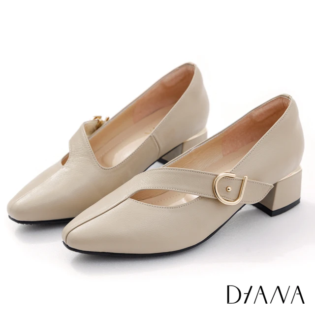 DIANA 4.5cm質感牛皮俐落剪裁斜帶瑪莉珍方尖頭低跟鞋