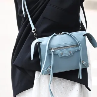 【Balenciaga 巴黎世家】NEO CLASSIC 經典鉚釘流蘇荔枝牛皮斜背包(藍)