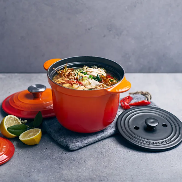 【Le Creuset】萬用窈窕琺瑯鑄鐵鍋 18(薄荷綠-鋼頭)