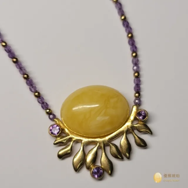 【優雅琥珀】橢圓蛋面型 優美流紋蜜蠟項鍊(鑽切面紫水晶鍊  具鑑定證書)