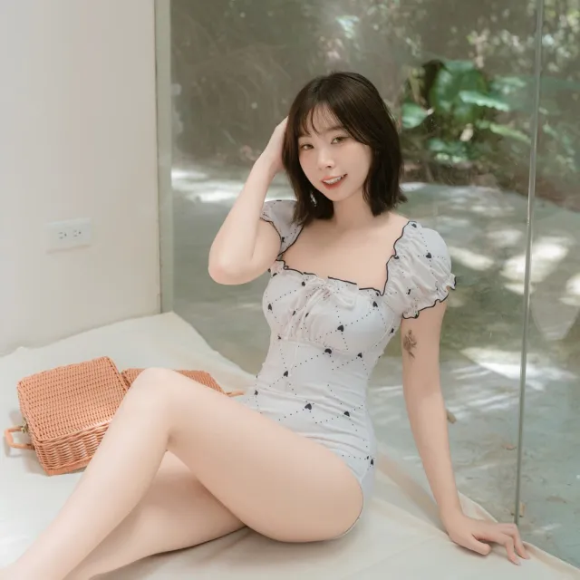 【SeasonsBikini】小袖子平口連身泳衣 - 愛心/小花 -339(顯瘦泳衣比基尼遮副乳泳衣)