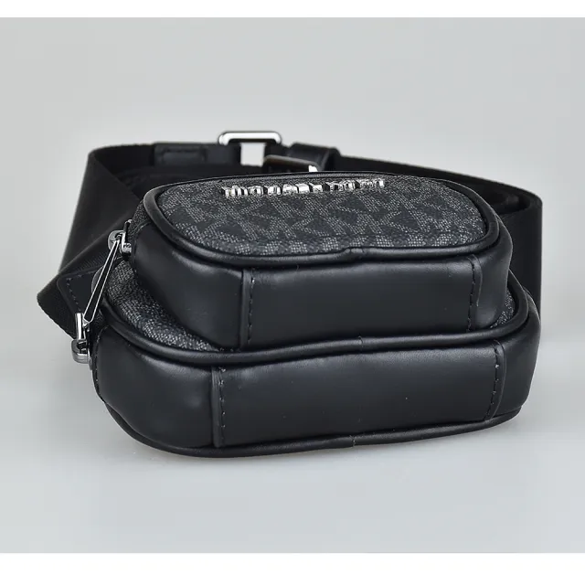 【Michael Kors】MK MICHAEL KORS LOGO拉鍊PVC滿版印花斜背相機包(迷你/黑)