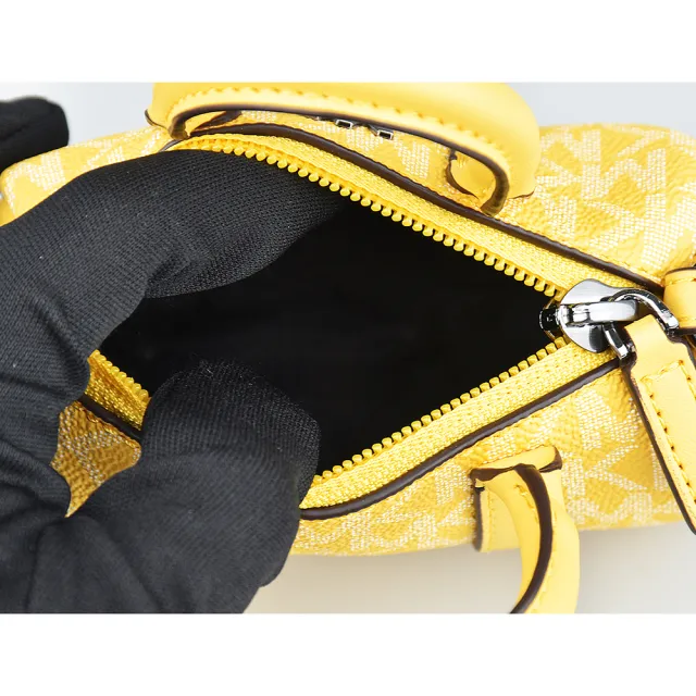 【Michael Kors】MK MICHAEL KORS字母LOGO滿版印花PVC波士頓包造型拉鍊手提零錢包(黃)
