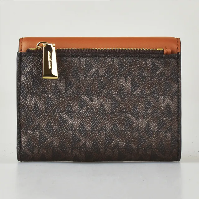 【Michael Kors】MK MICHAEL KORS CARMEN金字LOGO釦式PVC拼牛皮4卡短夾(橡子棕x深褐)