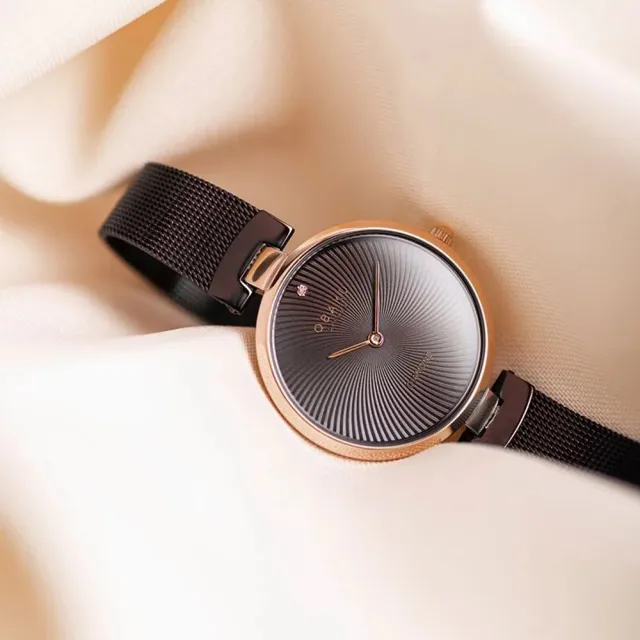 【OBAKU】渦旋幾何時尚腕錶-咖啡金(V256LXVNMN)