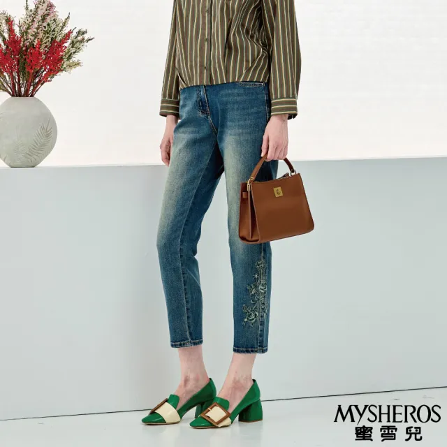 【MYSHEROS 蜜雪兒】高含棉牛仔褲 前釦拉鍊後鬆緊 花卉刺繡珠鑽設計(藍)