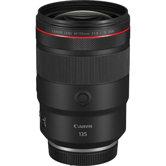 Canon 佳能 RF 135mm F1.8 L IS USM 是一款高階中望遠定焦鏡頭,採用12組17片鏡片設計,提供F1.8恆定大光圈與9片光圈葉片,帶來淺景深與柔美虛化效果。135mm焦距適合人像、運動與細節拍攝,內建IS影像穩定系統,放大倍率達0.26x。支援Nano USM自動對焦系統,直徑89.2mm x 長度130.3mm,重量935g,濾鏡尺寸82mm。適用於Canon RF-Mount無反相機,公司貨提供36個月以上保固,專業級L系列鏡頭,帶來極致銳利影像與創意表現。 Canon佳能 RF 135mm F/1.8L IS USM