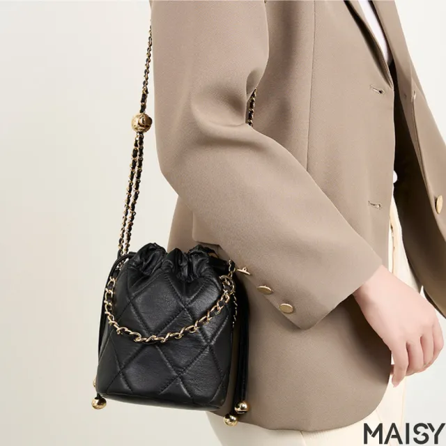 【MAISY】質感真皮五金鏈袋肩背包 鏈袋包 水桶包(真皮包包 黑色／白色)