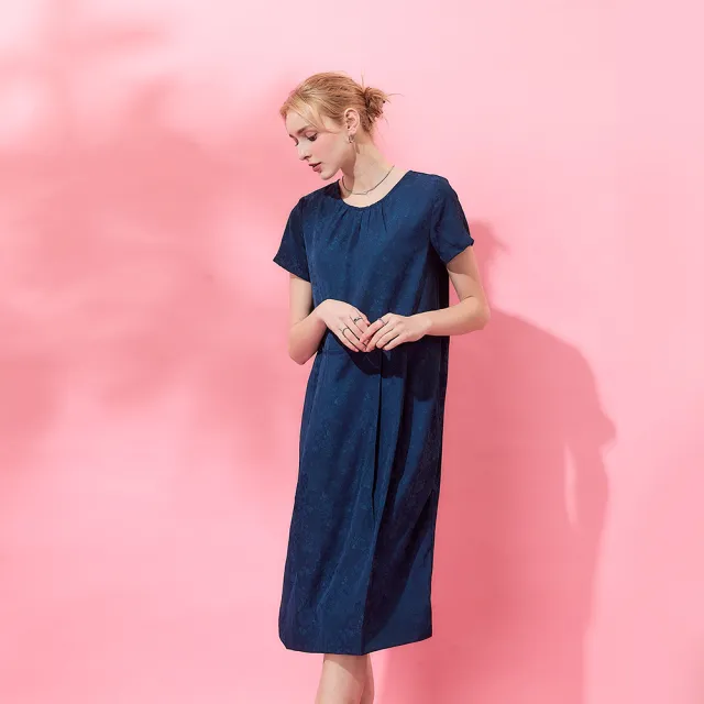 【ICHE 衣哲】Cop.Copine法式簡約輕時尚印花後排釦造型洋裝