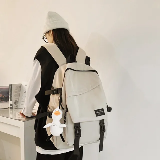 【Yurm】時尚輕量防潑水後背包 多功能大容量旅行包 學生書包 通勤電腦包 (休閒雙肩包/防盜 