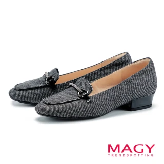 【MAGY】馬銜釦布面拼接牛皮樂福低跟鞋(灰色)