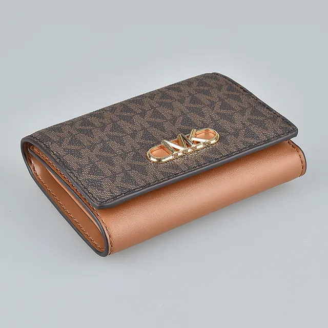 【Michael Kors】MK MICHAEL KORS PARKER縮寫LOGO釦式4卡滿版印花PVC三折短夾(橡子棕x深褐)