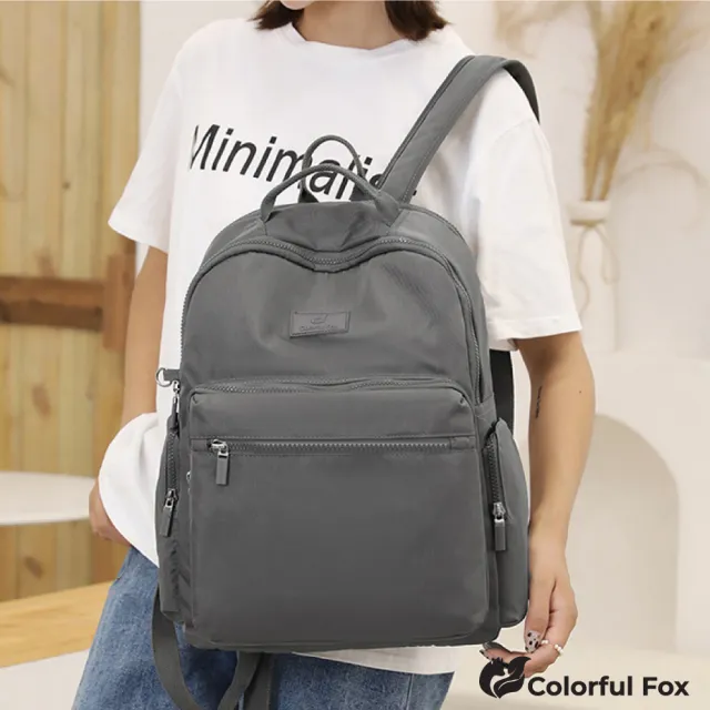 【Colorful Fox】防潑水休閒旅行後背包 雙肩包(防水包 卡其／黑／藍／粉／紫／果綠／灰)