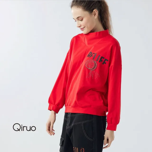 【Qiruo 奇若名品】棉質 大寬立領長袖英文紅色上衣3026A 