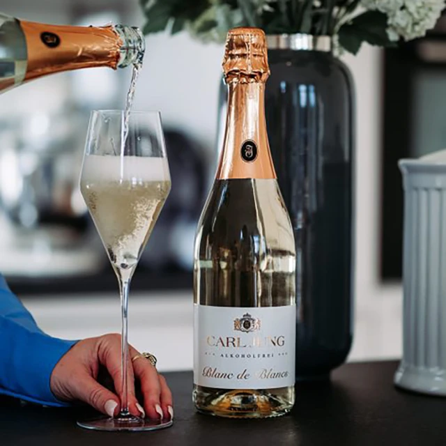 【CARL JUNG卡爾榮格】無酒精葡萄氣泡飲750mlx1入(白中白Blanc de Blancs/德國原裝)