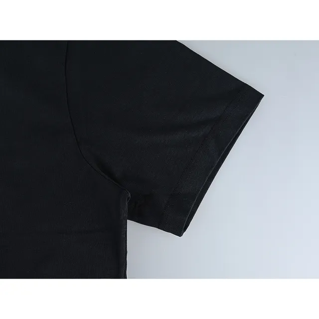 【Maison Kitsune】Maison Kitsune 正面燙印草寫LOGO設計圓領短袖棉質T恤(男款/黑x白)