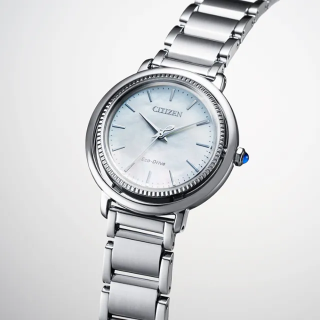 【CITIZEN 星辰】Hebe田馥甄廣告款 白蝶貝光動能氣質腕錶/31.2mm(EM1100-84D)
