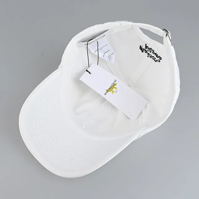 【Maison Kitsune】MAISON KITSUNE正面狐狸頭刺繡LOGO布章設計帆布棒球帽(白)