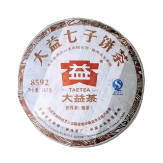 【茶韻】普洱茶2012年大益8592熟茶餅357克  保證真品(附茶樣10克.茶刀.收藏盒各1)