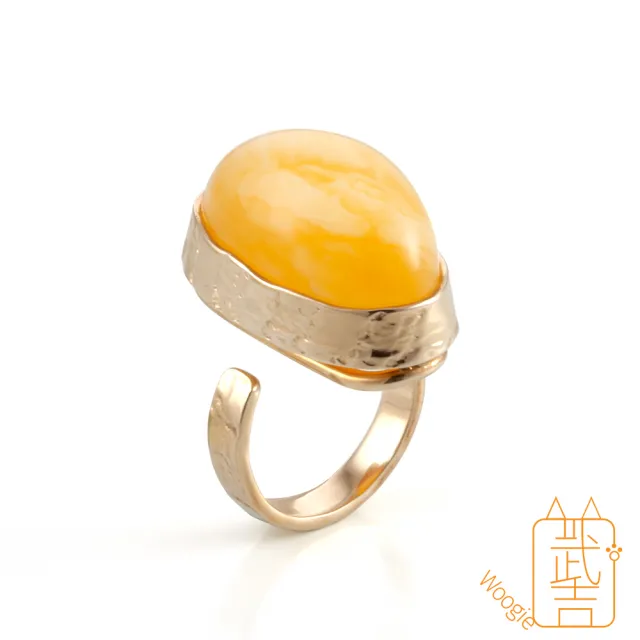 【Woogie武吉珠寶】琥珀蜜蠟設計師精品蜜蠟戒指(蛋面白花蜜)
