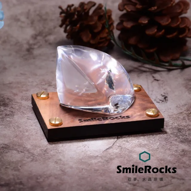 【SmileRocks 石麥】石麥水晶原礦 圓弧拋光冰塊 No.043501102(SmilePad 6X9底板)