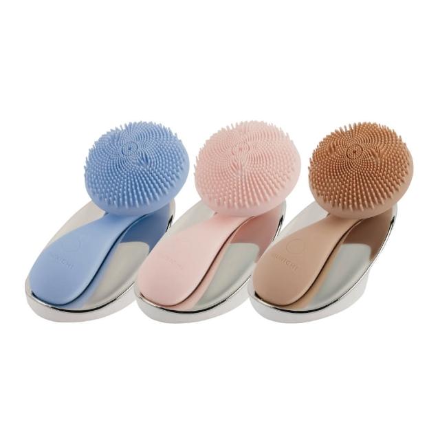  MUNICHI 沐尼黑 MR.FACE 充電式臉部清潔刷，專為一般膚質、敏感肌膚及黑頭粉刺設計。輕巧尺寸110x53x43mm，僅62g重量，便於攜帶。5V充電式電源，適合日常潔顏保養。中國製造，提供1年保固，多色選擇包括奶茶杏、嬰兒粉、丁香藍，輕鬆去除汙垢，讓肌膚潔淨光滑。 