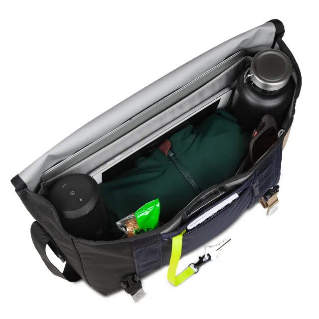 【Timbuk2】Classic Messenger Cordura Eco 13 吋經典郵差包(新版/黑藍米拼色)