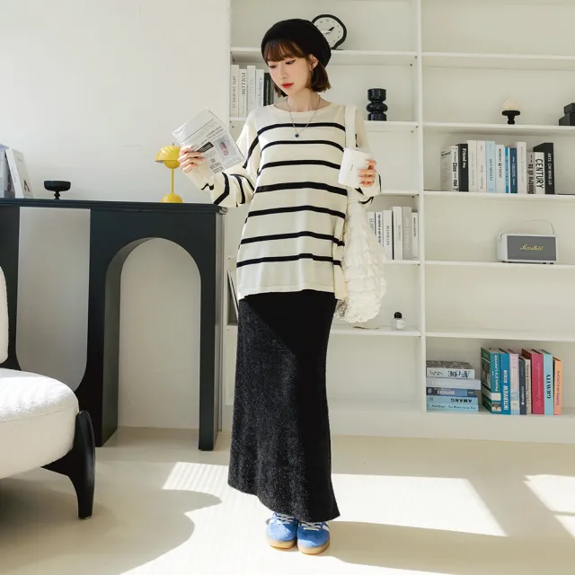 【OB 嚴選】素色柔軟水貂毛側開衩針織長裙 《CA3034》