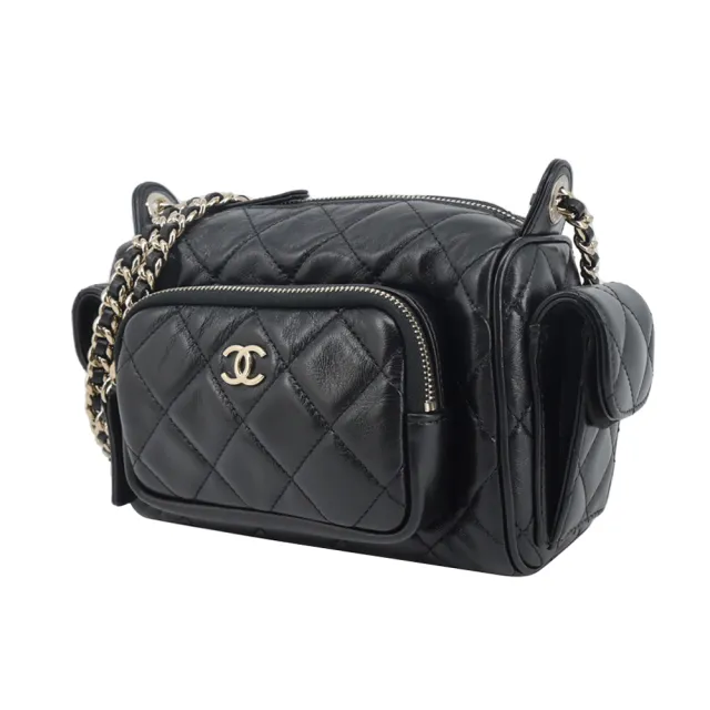 【CHANEL 香奈兒】經典雙C LOGO 菱格紋皺褶小羊皮小號相機包(黑色)
