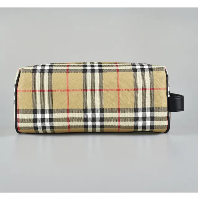 【BURBERRY 巴寶莉】BURBERRY LOGO拉鍊格紋PVC手拿旅行收納包(典藏米)