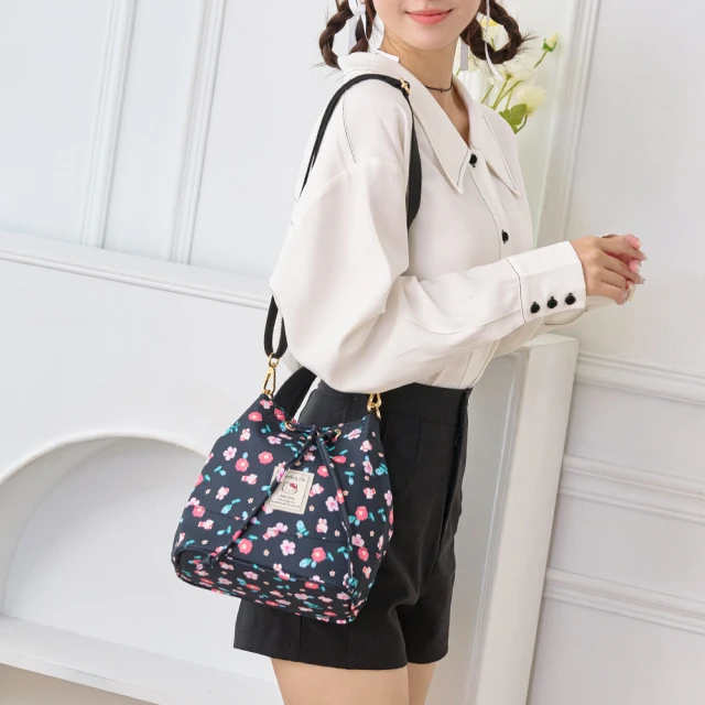 HELLO KITTY 聖誕節交換禮物-皇家航海-帆布手提包