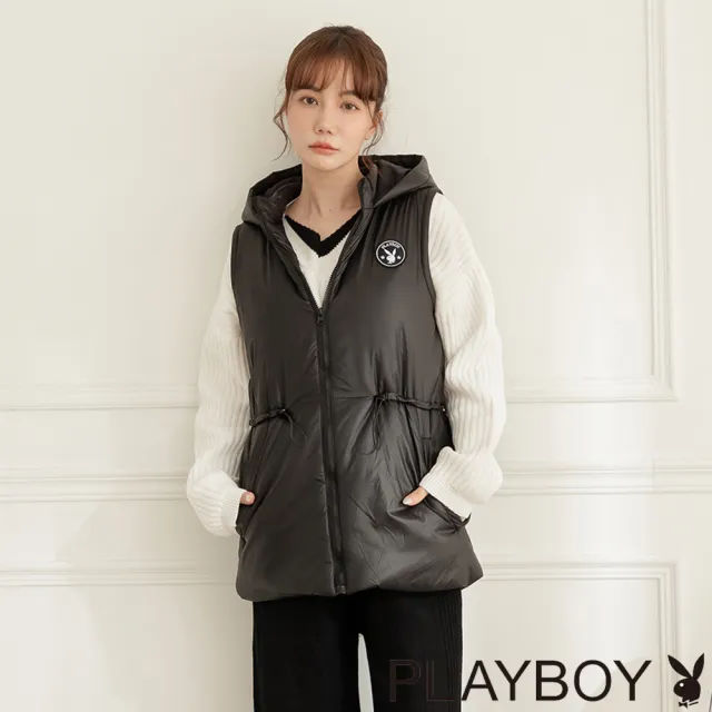【PLAYBOY】衍縫連帽長版鋪棉背心(黑色)