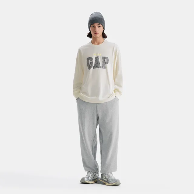 【GAP】男裝 Logo純棉印花長袖上衣-米白色(678479)