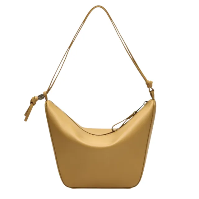 【LOEWE 羅威】Mini Hammock Hobo 迷你 經典小牛皮 肩背包 腋下包 吊床包 撒哈拉色