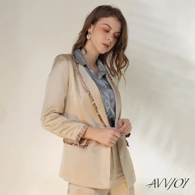 【AVVJOY 艾薇卓爾】印花高級拼接西裝外套(短版 大衣 外套 小西裝 西裝外套 百搭外套 保暖外套 AVV2249OW)