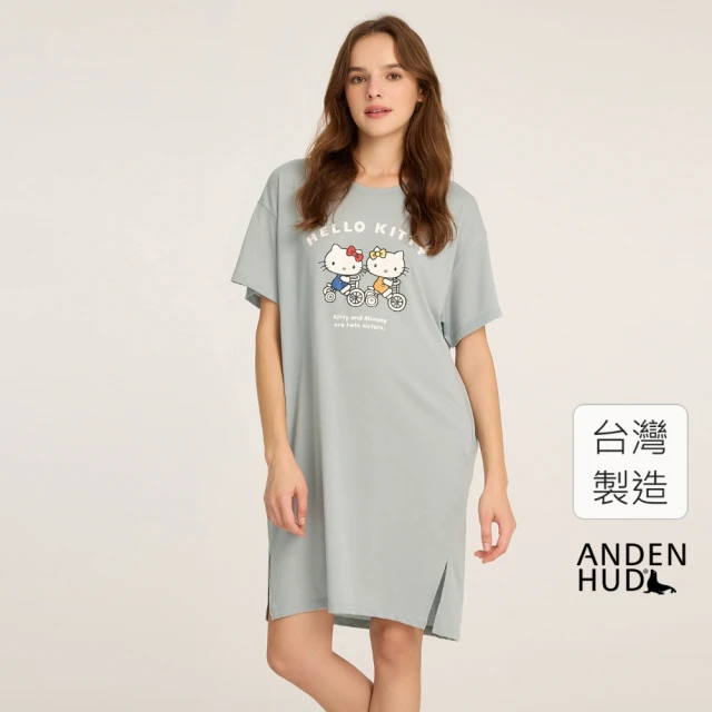 Anden Hud 連身_Hello Kitty 系列．落肩寬鬆短袖口袋睡衣(石藍-Kitty 腳踏車)