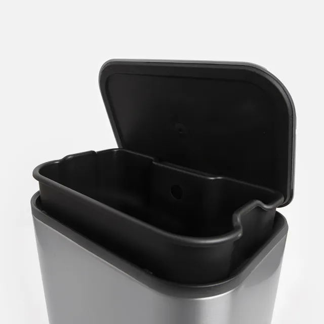【特力屋】卡爾不鏽鋼緩降垃圾桶  12L