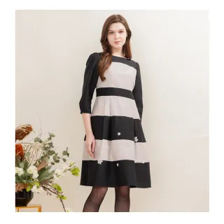 【IRIS 艾莉詩】撞色拼接蕾絲花飾洋裝-2色(46678)