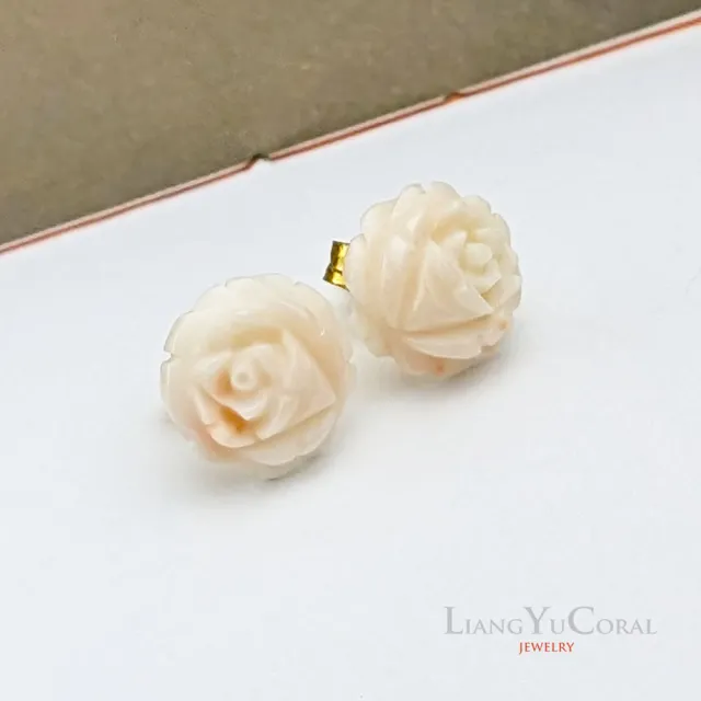 【大東山樑御珊瑚】天然粉白色珊瑚10mm玫瑰花耳針耳環(大尺寸珊瑚)