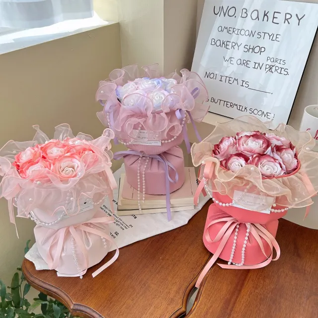 【天使愛美麗】芭蕾風香皂花花束 珍珠泡芙紗 波浪花邊手捧花(情人節 生日 婚禮 母親節 教師節 畢業)
