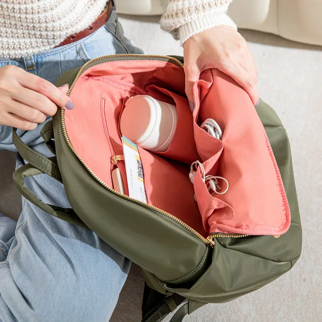 【CHENSON】尼龍9口袋 媽媽包 後背包附水壺固定內口袋(CG85110)