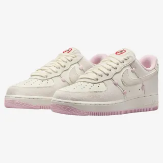 【NIKE 耐吉】AIR FORCE 1 07 LX 女鞋 休閒鞋 情人節限定 愛心 粉白色(HV5992-111)