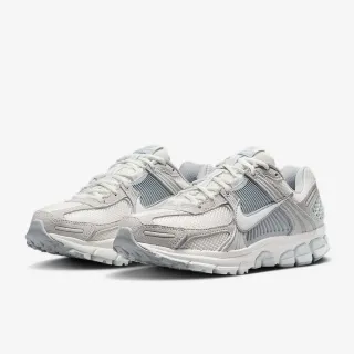 【NIKE 耐吉】運動鞋 慢跑鞋 休閒鞋 女鞋 男鞋 W NIKE ZOOM VOMERO 5 銀灰白 y2k 復古(HQ0458001)