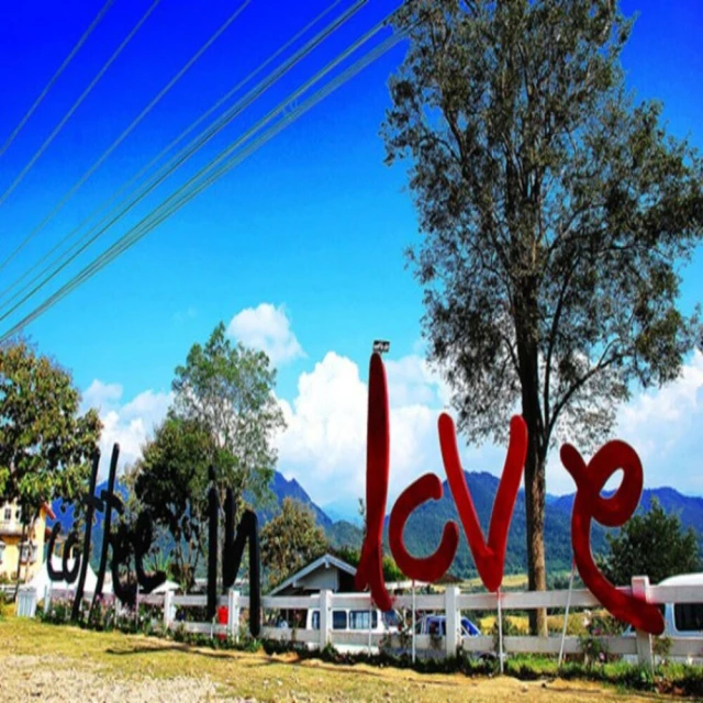 喜鴻假期 【亞航清邁南邦素可泰６日】清莱天空步道、南邦馬車遊