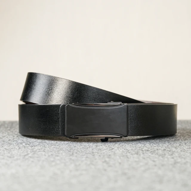 Bravomart 黑色造型扣頭真皮頭層牛皮(男士自動皮帶)