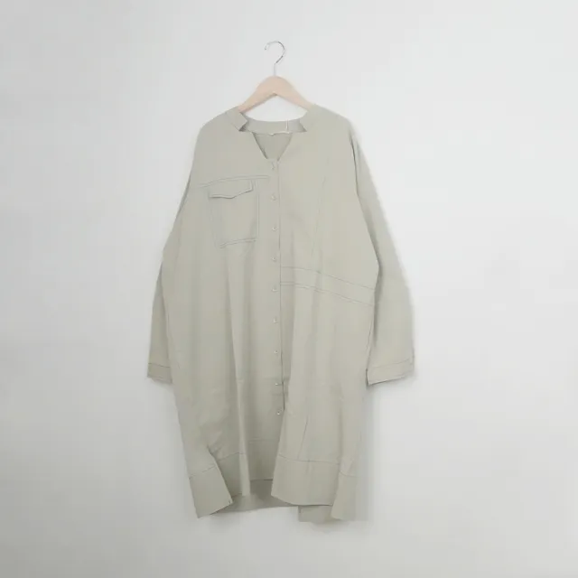 【MOSS CLUB】造型缺口V領大抓褶撞色車線長袖洋裝(卡 黃)
